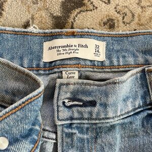 Abercrombie Curve Love High Rise Straight Jean